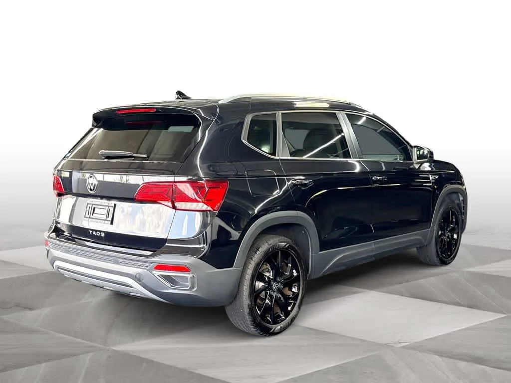 2024 Volkswagen Taos SE photo 8