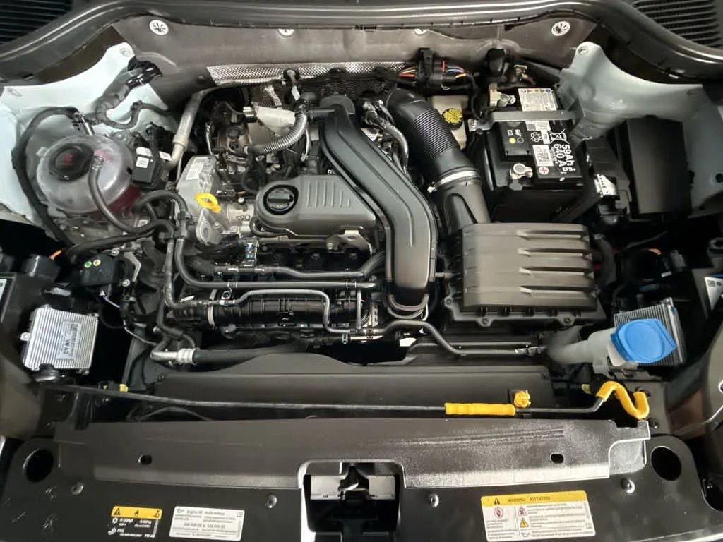 2026 Volkswagen Taos SE photo 12