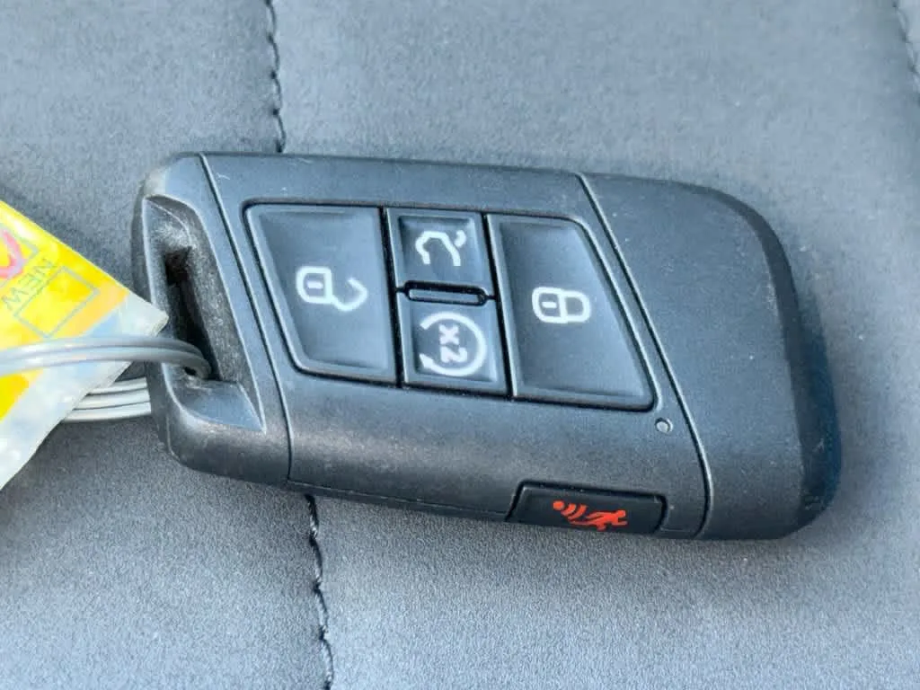 2026 Volkswagen Taos SE photo 28
