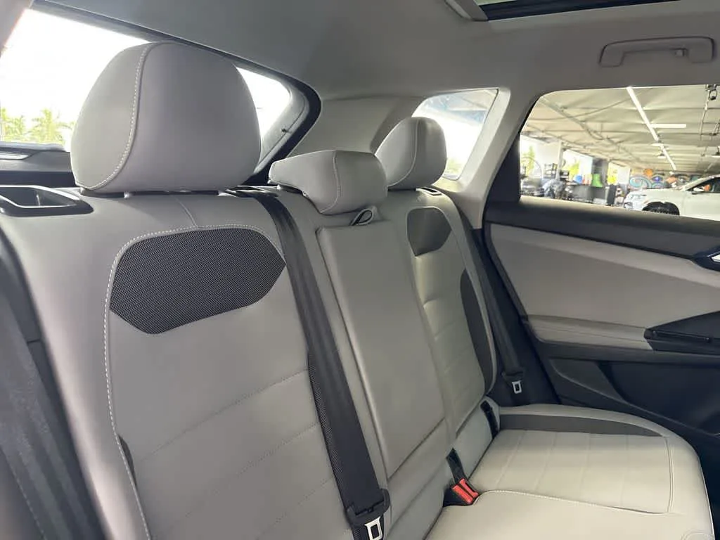 2024 Volkswagen Taos SE photo 26