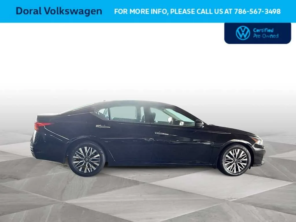 2024 Nissan Altima 2.5 SV photo 9