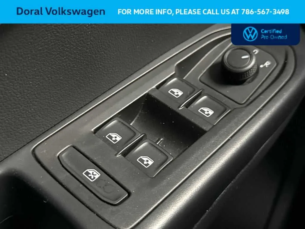 2024 Volkswagen Taos S photo 17