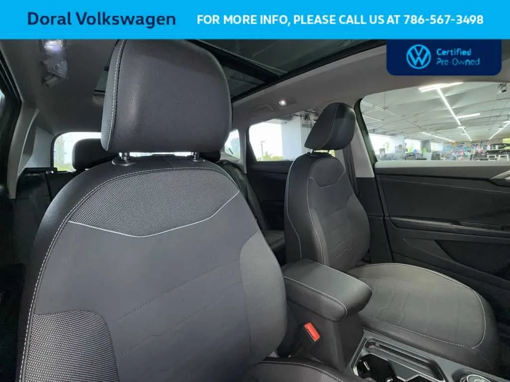 2025 Volkswagen Taos SE Black photo 27