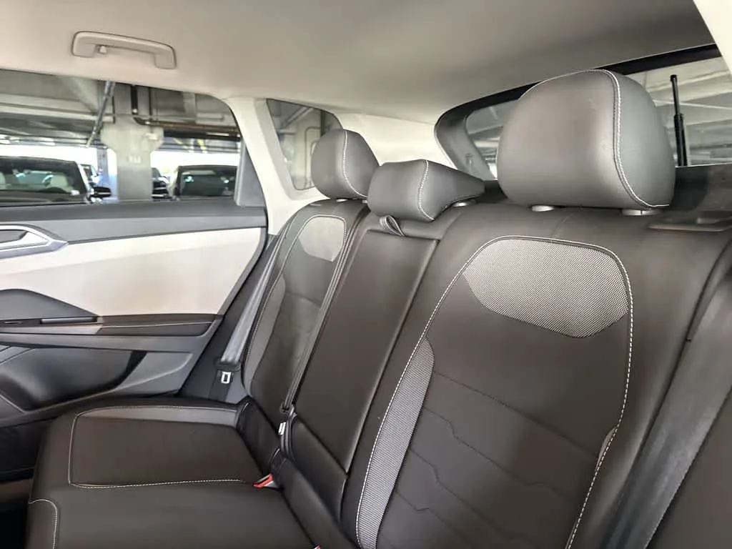 2026 Volkswagen Taos SE photo 22