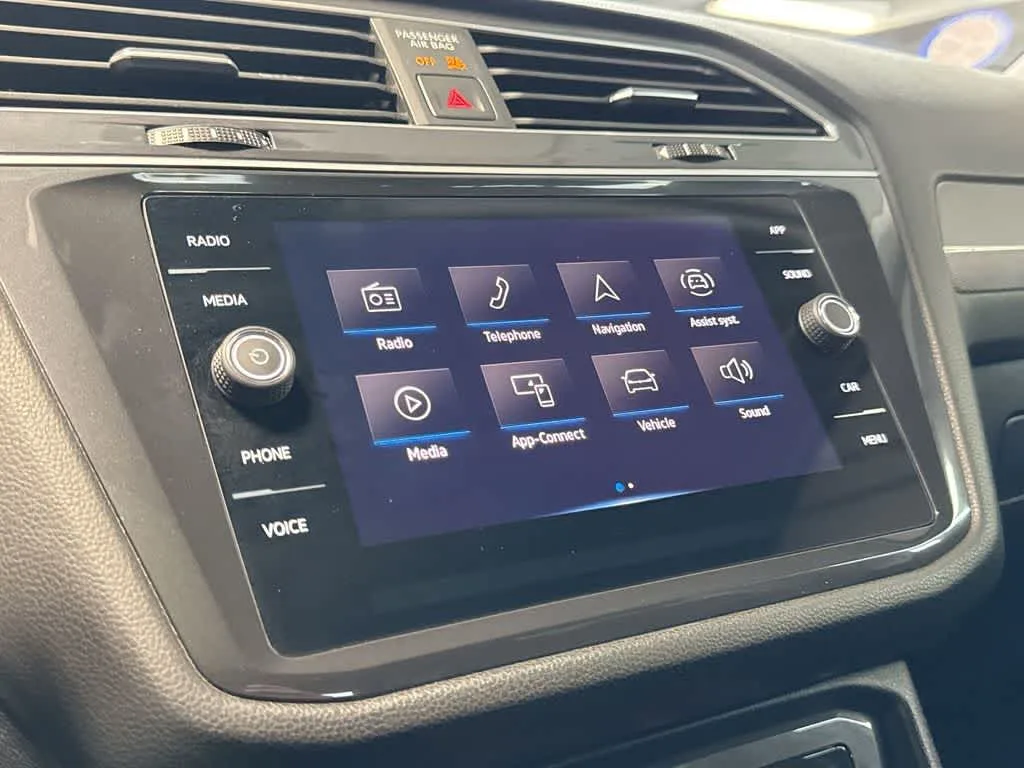 2024 Volkswagen Tiguan SE photo 17