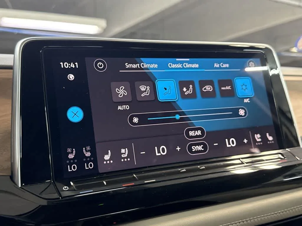 2024 Volkswagen Atlas 2.0T SE w/Technology photo 19