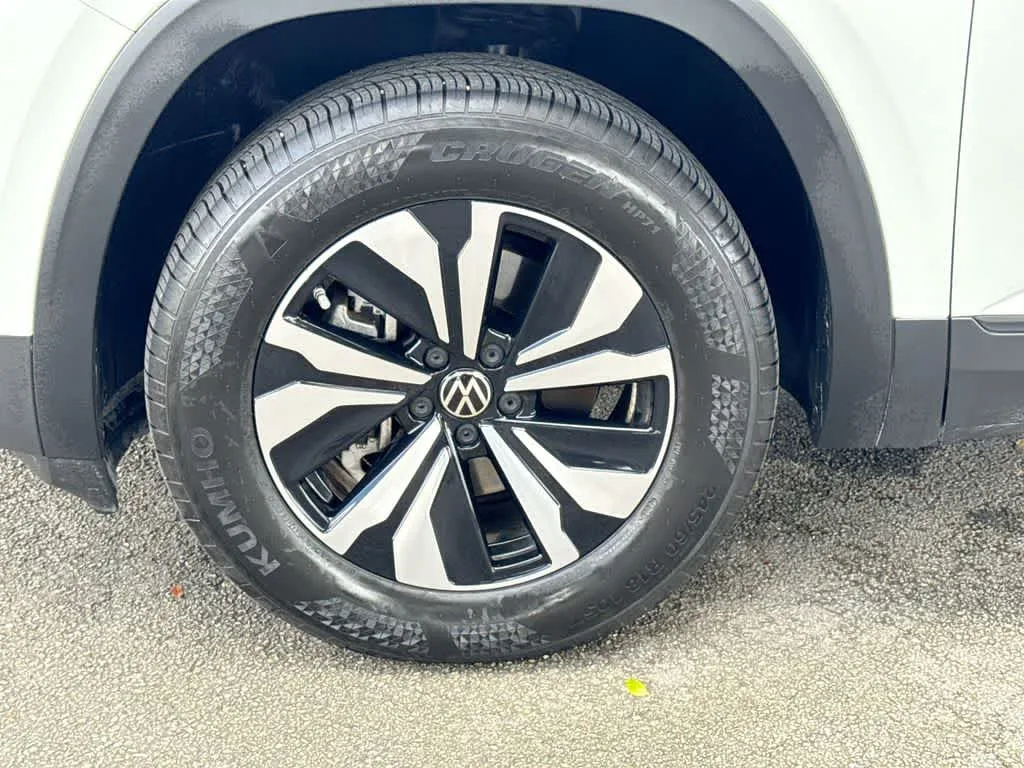 2025 Volkswagen Atlas Cross Sport 2.0T SE photo 11