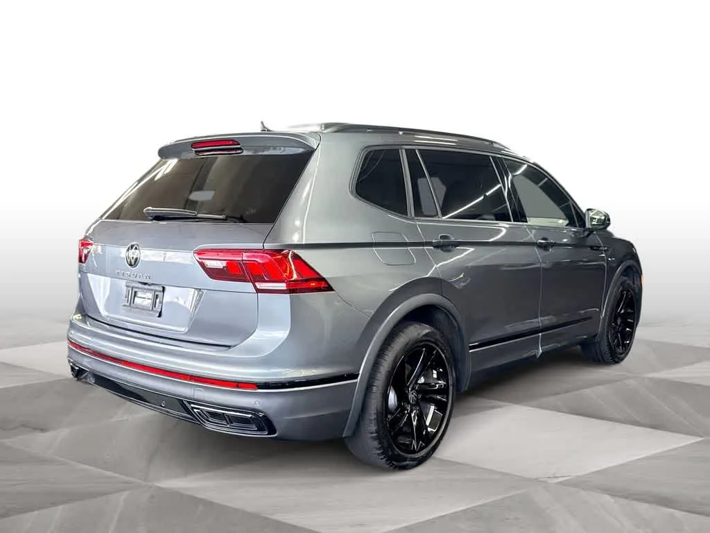 2023 Volkswagen Tiguan SE R-Line Black photo 8