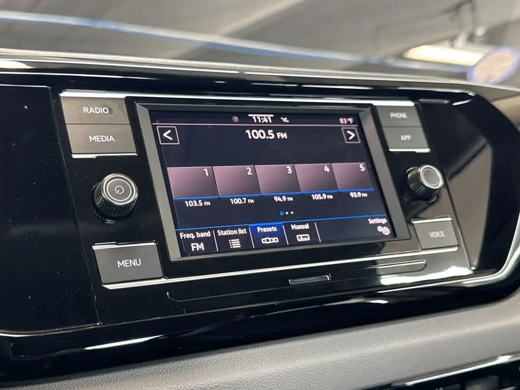 2024 Volkswagen Taos S photo 17