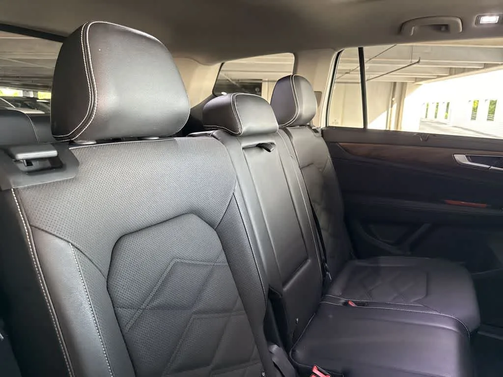2024 Volkswagen Atlas 2.0T SE w/Technology photo 26