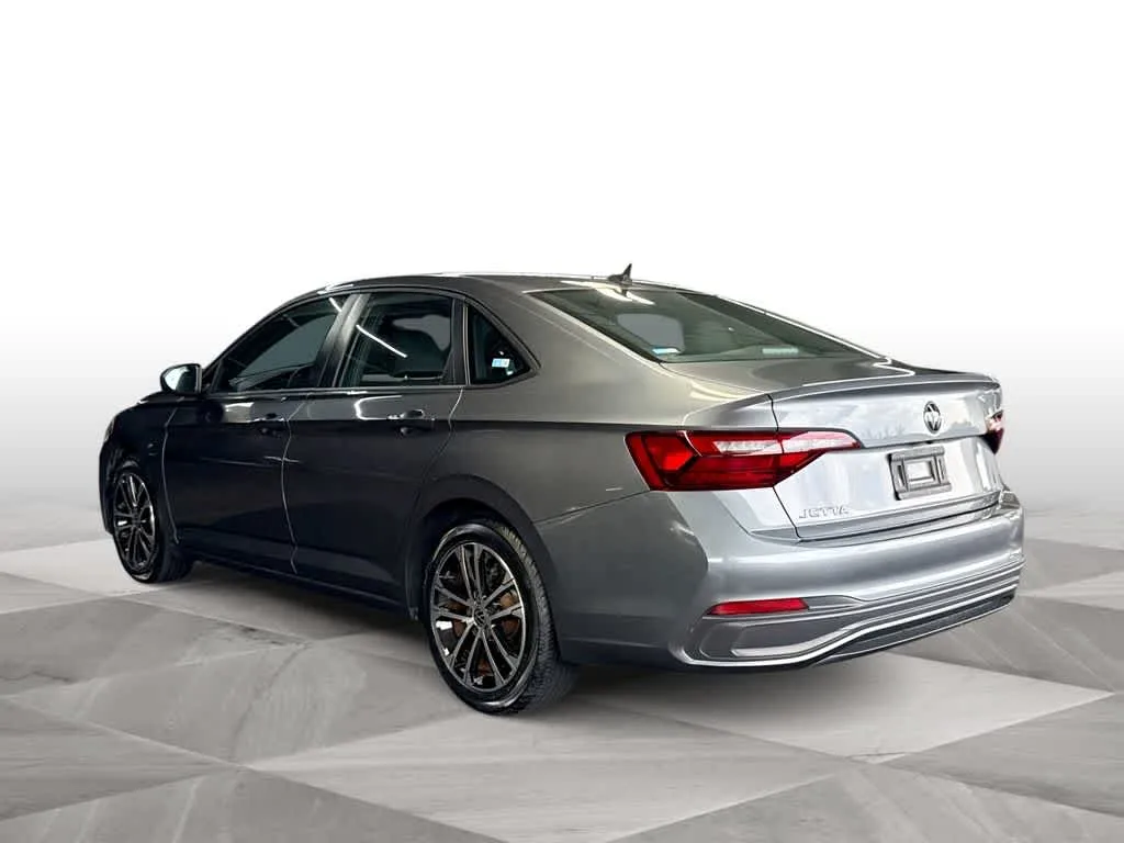 2022 Volkswagen Jetta Sport photo 6