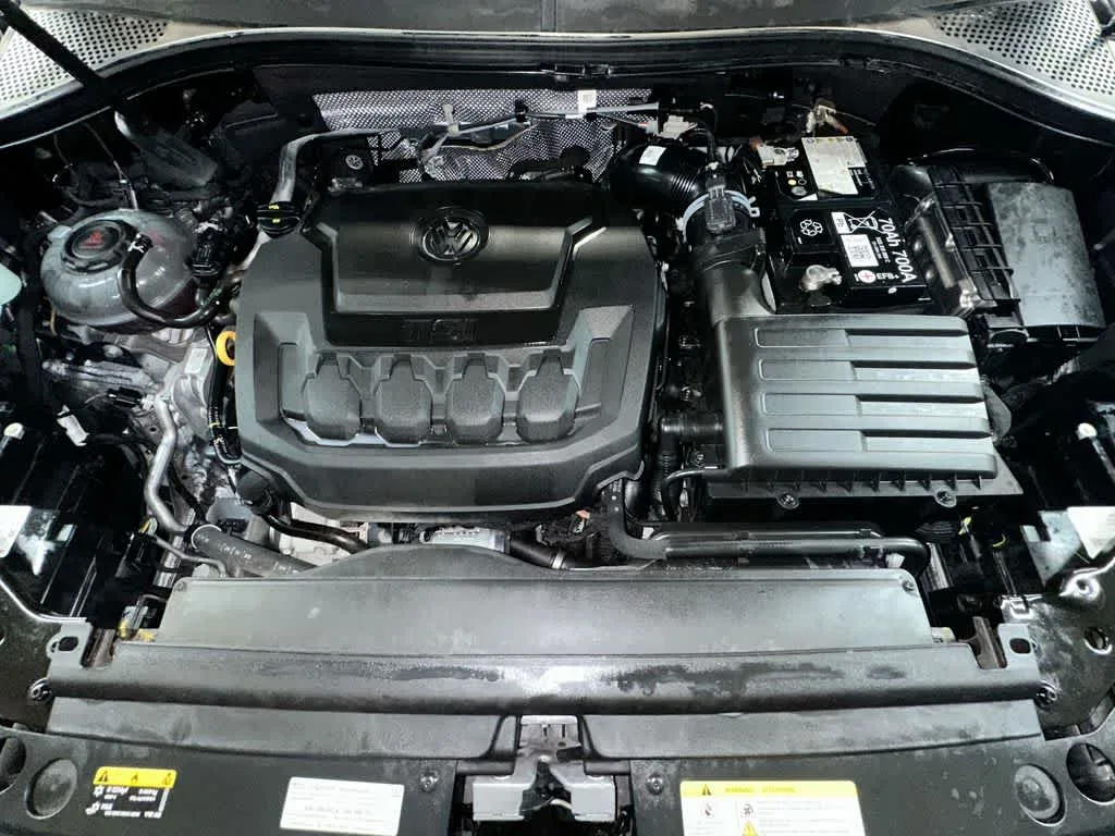 2024 Volkswagen Tiguan SE R-Line Black photo 12