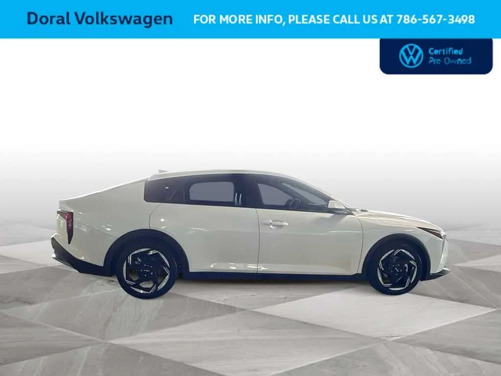 2025 Kia K4 EX photo 9