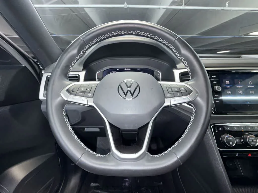 2023 Volkswagen Atlas Cross Sport 2.0T SE w/Technology photo 15