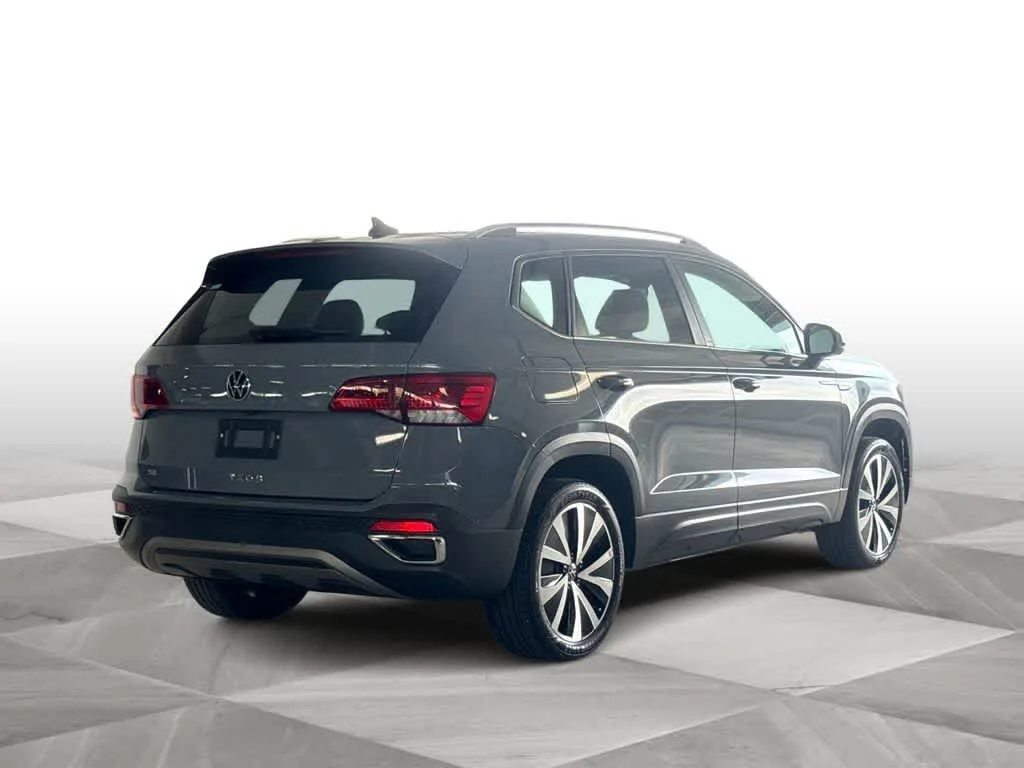 2023 Volkswagen Taos SE photo 8