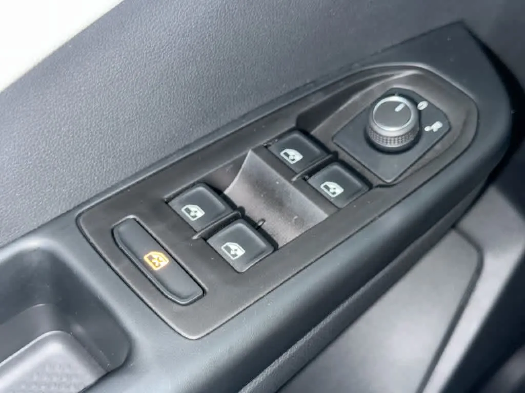 2026 Volkswagen Taos S photo 21