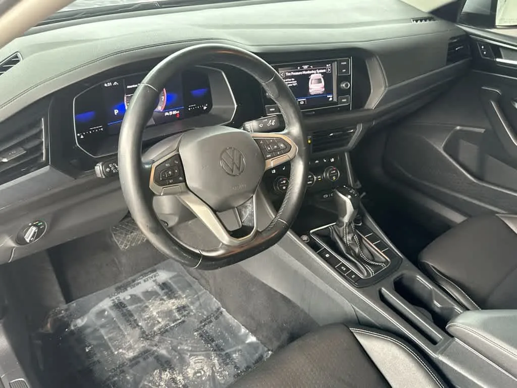 2022 Volkswagen Jetta SE photo 13