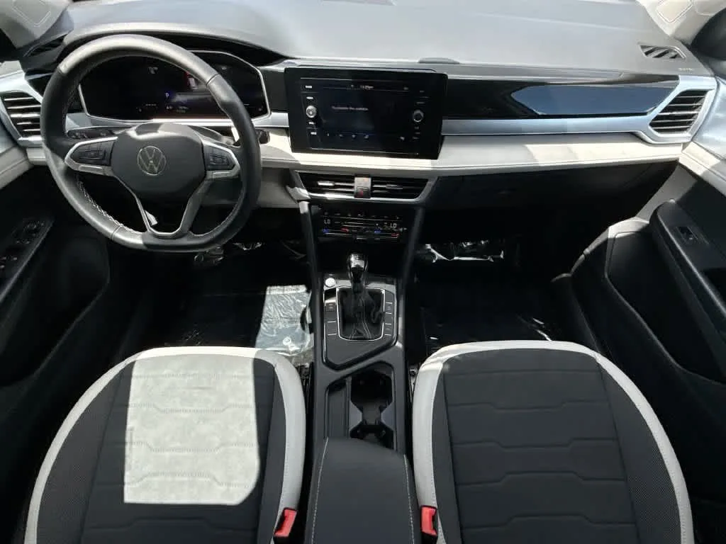 2026 Volkswagen Taos SE photo 24
