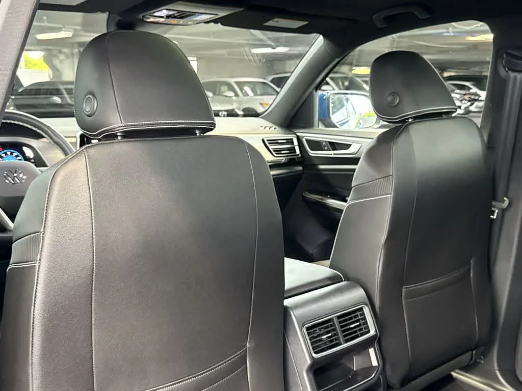 2026 Volkswagen Atlas Cross Sport 2.0T SE w/Technology photo 23