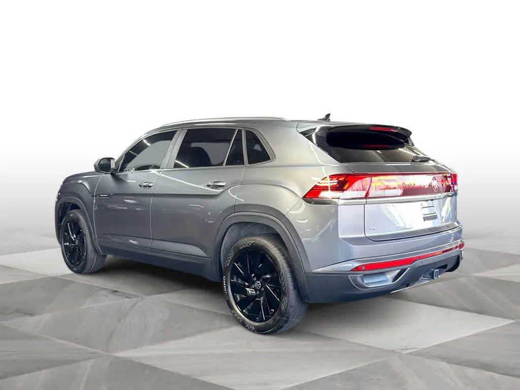 2024 Volkswagen Atlas Cross Sport 2.0T SE w/Technology photo 6