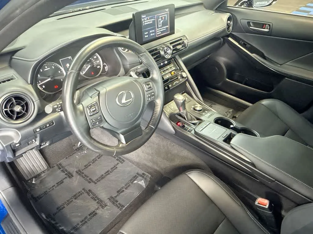2025 Lexus IS 350 F SPORT Design photo 13