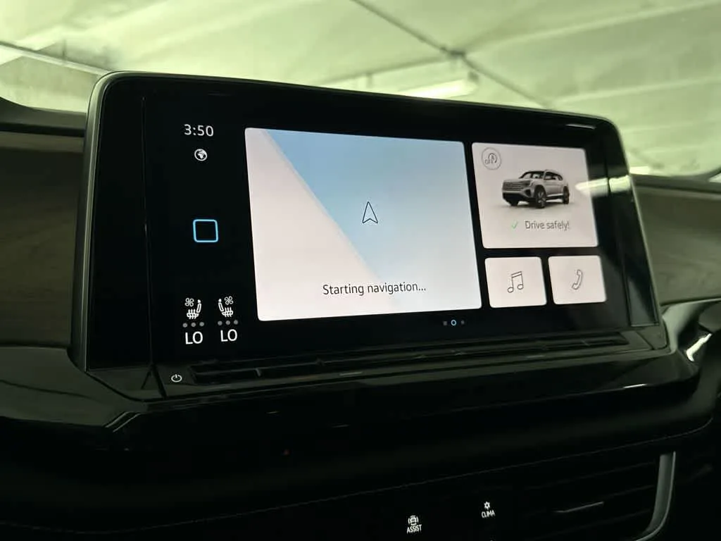 2026 Volkswagen Atlas 2.0T SE w/Technology photo 17