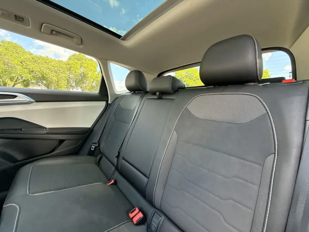2026 Volkswagen Taos SE photo 22
