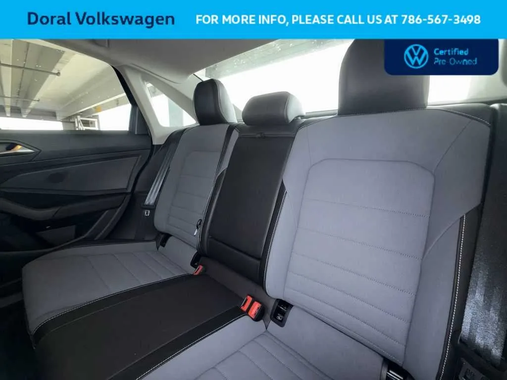 2025 Volkswagen Jetta SE photo 22
