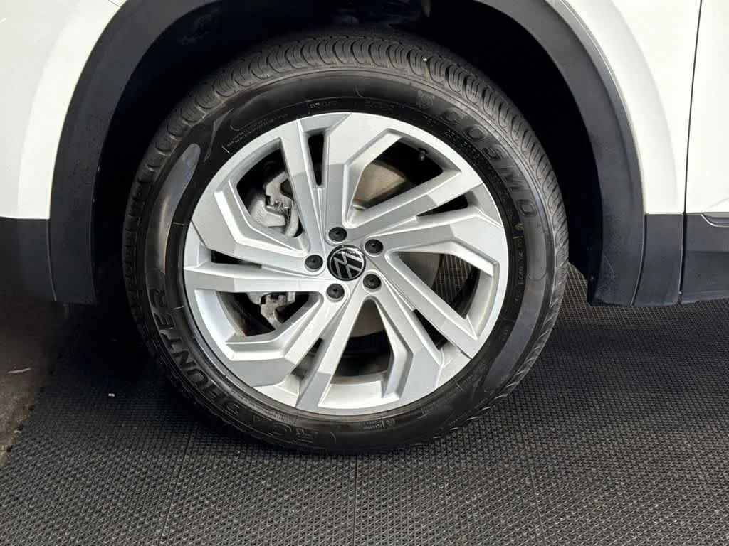 2022 Volkswagen Atlas 3.6L V6 SE w/Technology photo 10