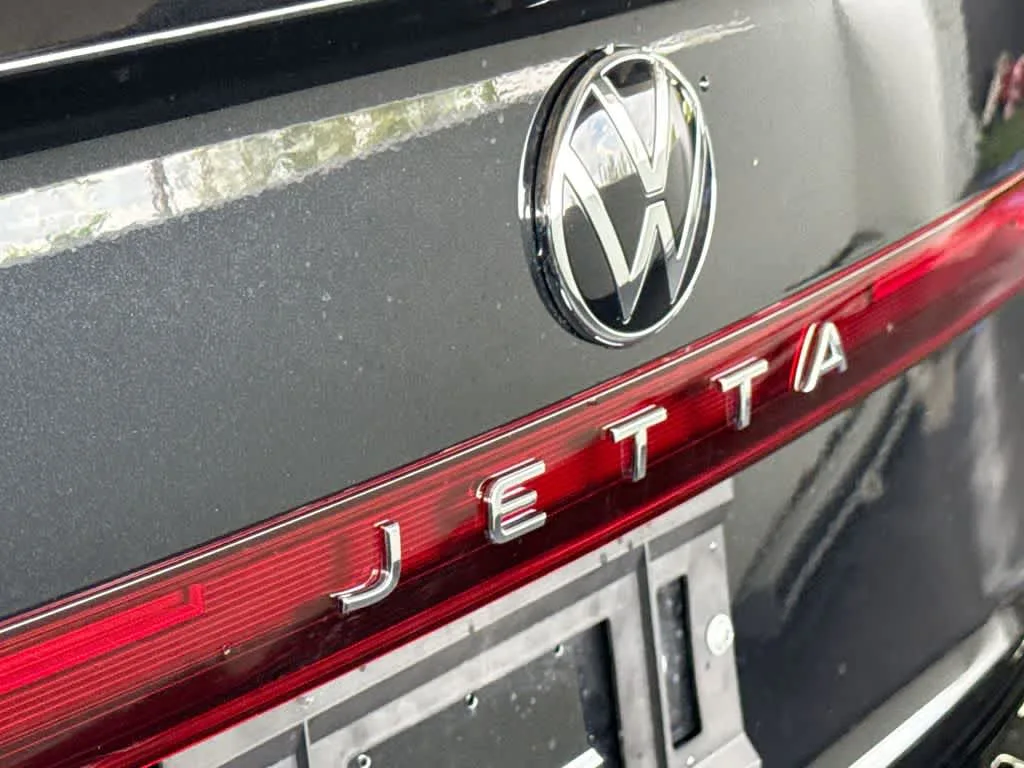 2026 Volkswagen Jetta Sport photo 10