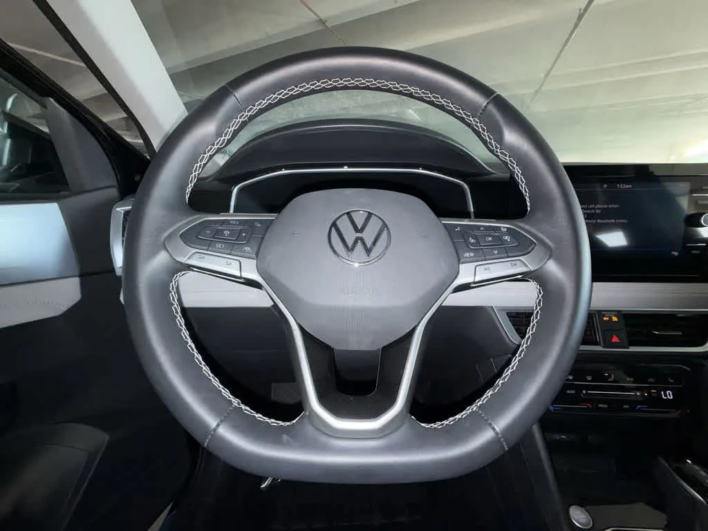 2026 Volkswagen Taos SE photo 15