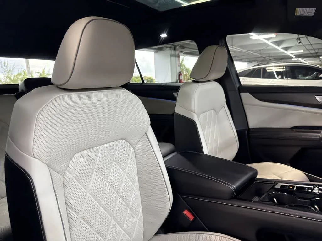 2024 Volkswagen Atlas Cross Sport 2.0T SEL Premium R-Line photo 27