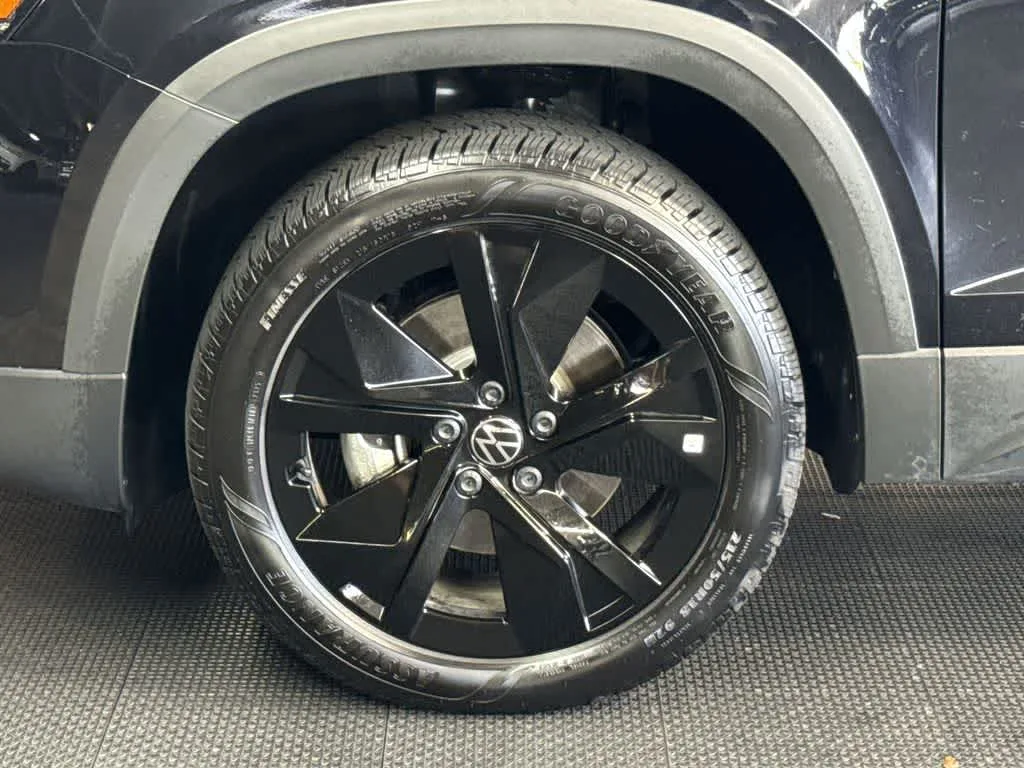 2026 Volkswagen Taos SE photo 11