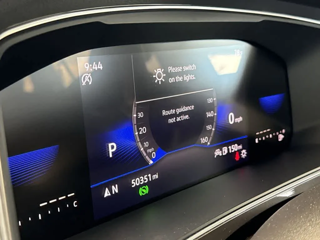 2023 Volkswagen Tiguan SE R-Line Black photo 16