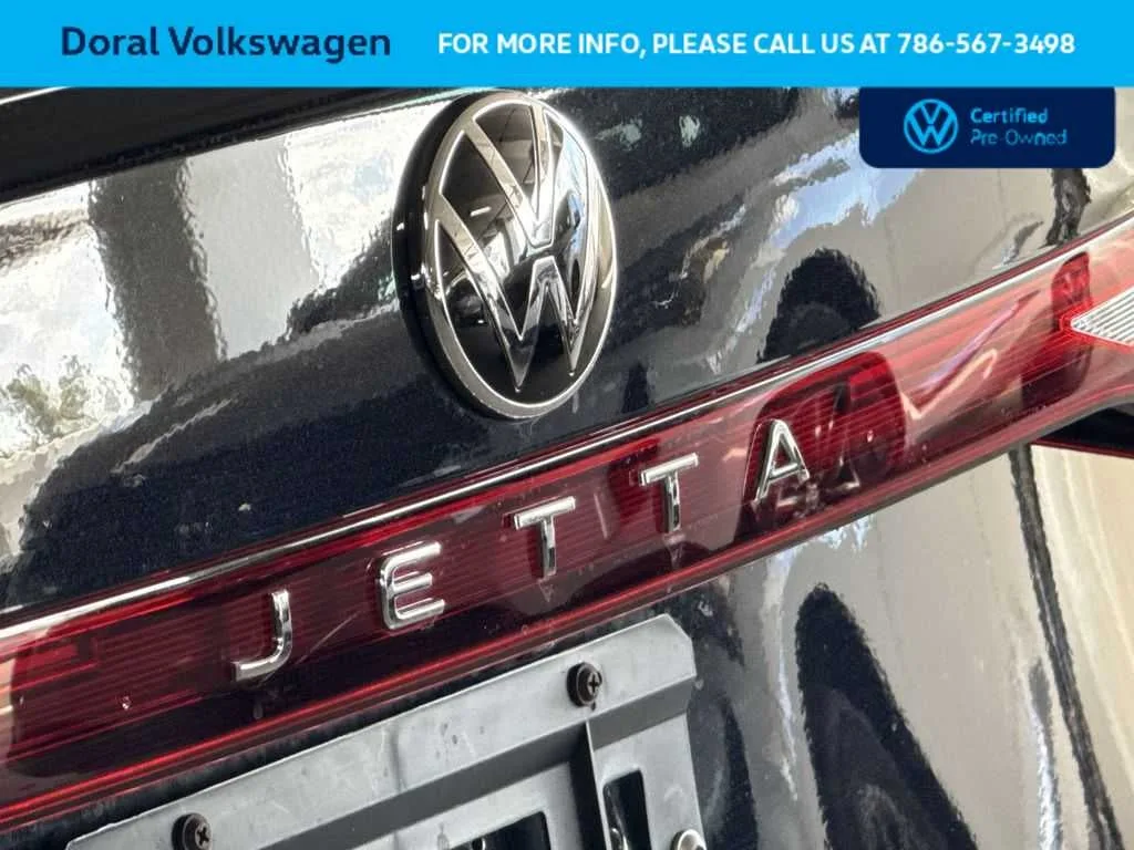 2025 Volkswagen Jetta SE photo 10