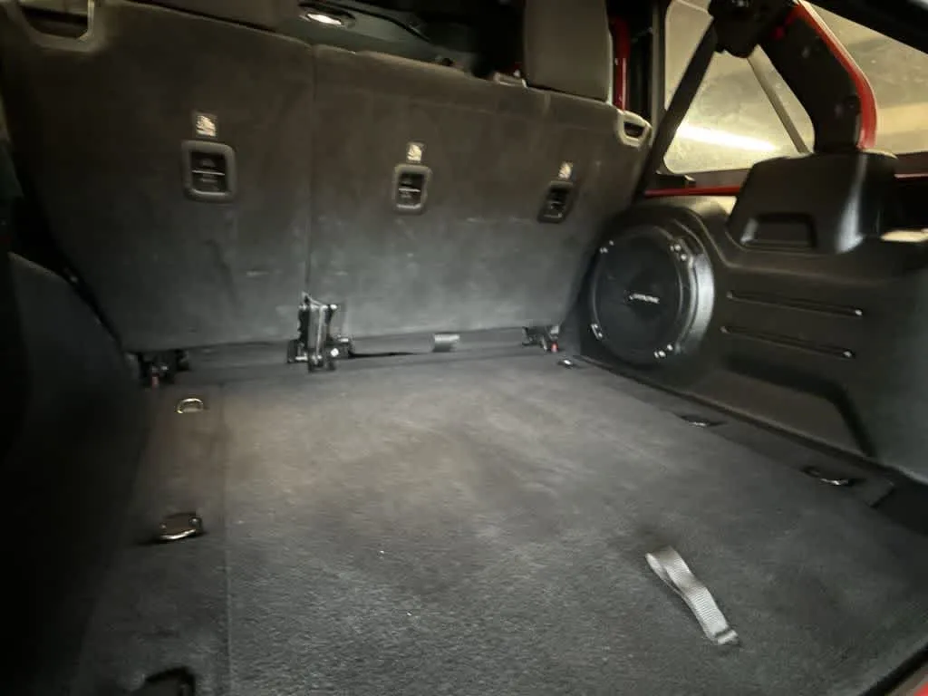 2018 Jeep Wrangler Unlimited Sahara photo 25