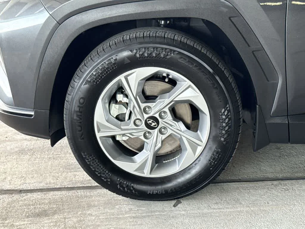 2024 Hyundai Tucson SE photo 11