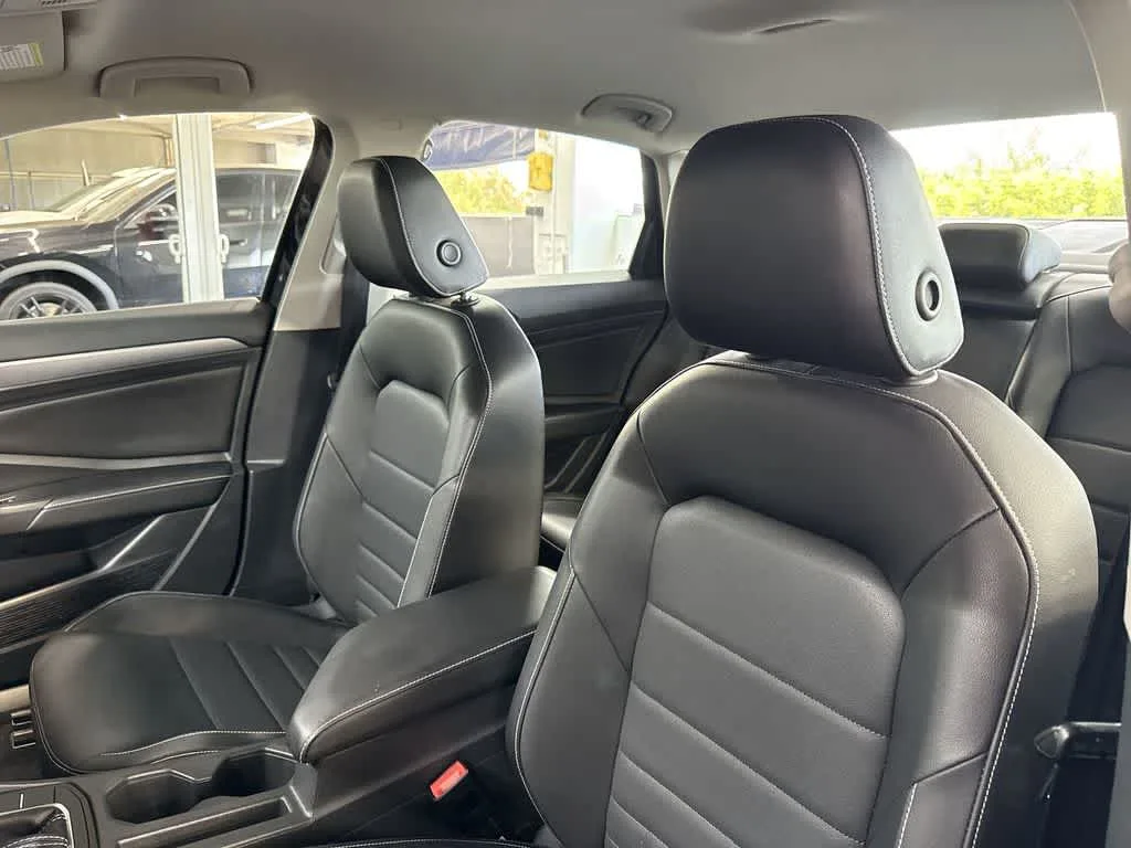 2022 Volkswagen Jetta SE photo 14