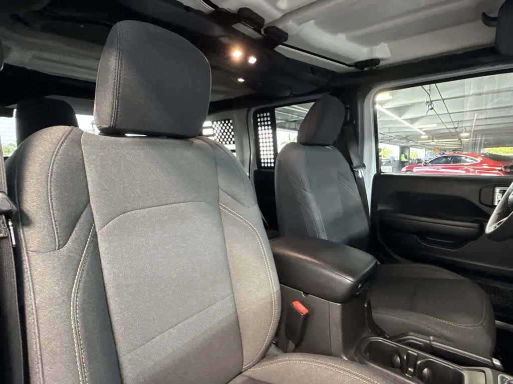 2024 Jeep Wrangler Sport S photo 27