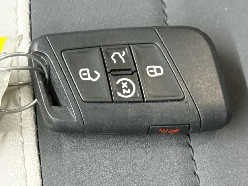 2026 Volkswagen Taos SE photo 28