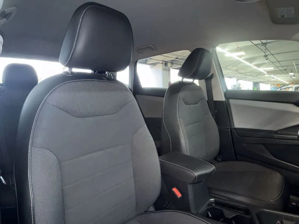 2022 Volkswagen Taos SE photo 27