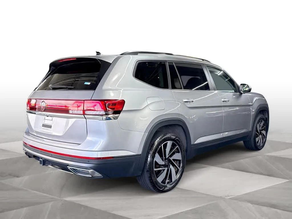 2024 Volkswagen Atlas 2.0T SE w/Technology photo 8