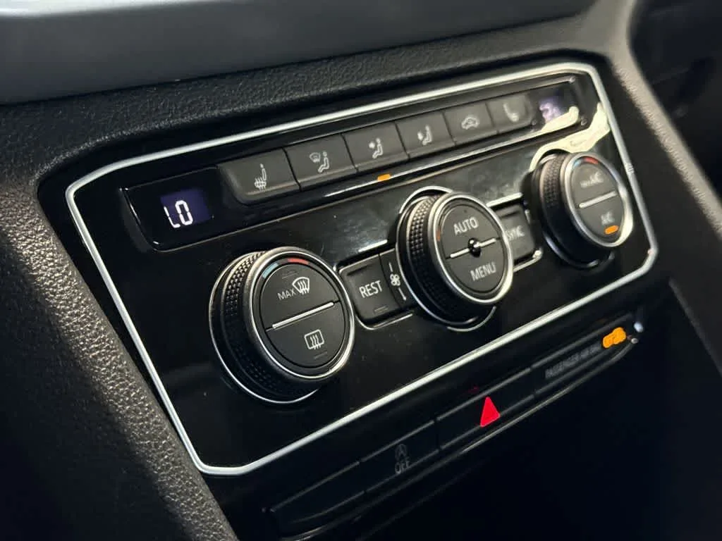 2022 Volkswagen Atlas 3.6L V6 SE w/Technology photo 18