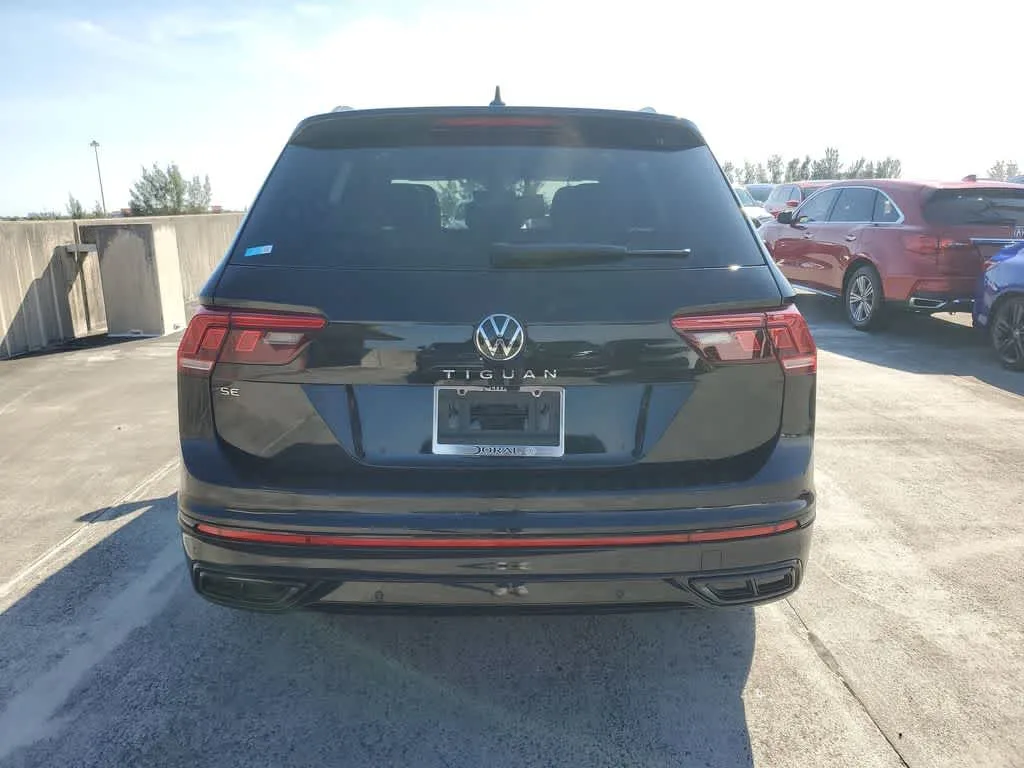 2024 Volkswagen Tiguan SE R-Line Black photo 13