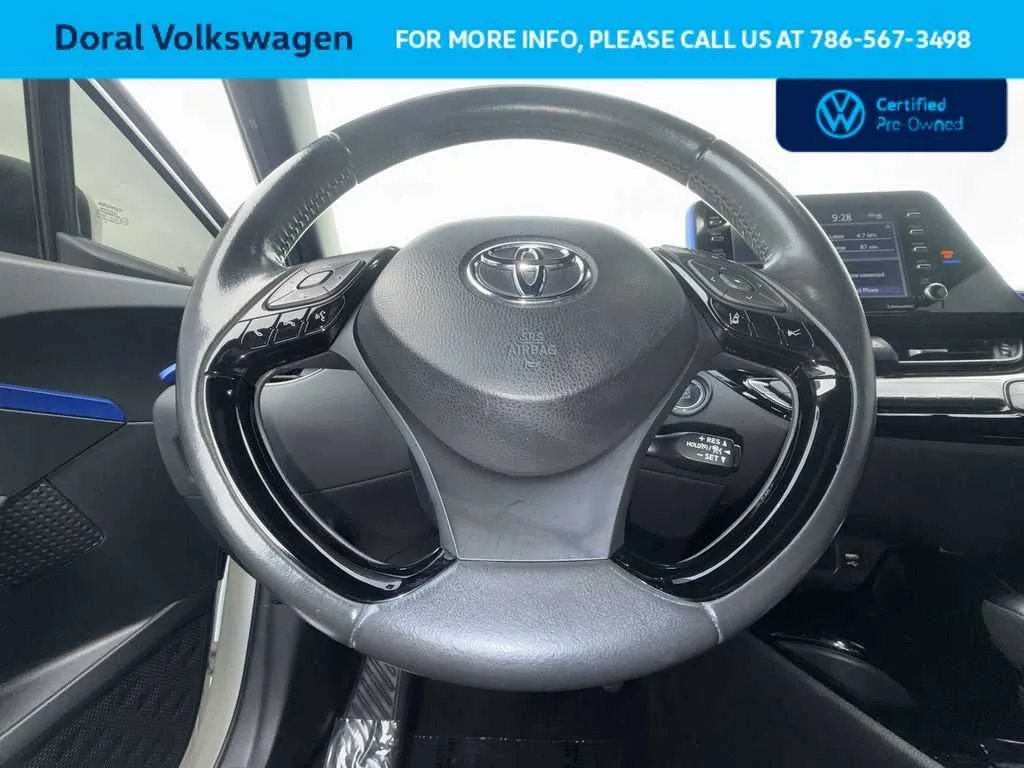 2021 Toyota C-HR XLE photo 15