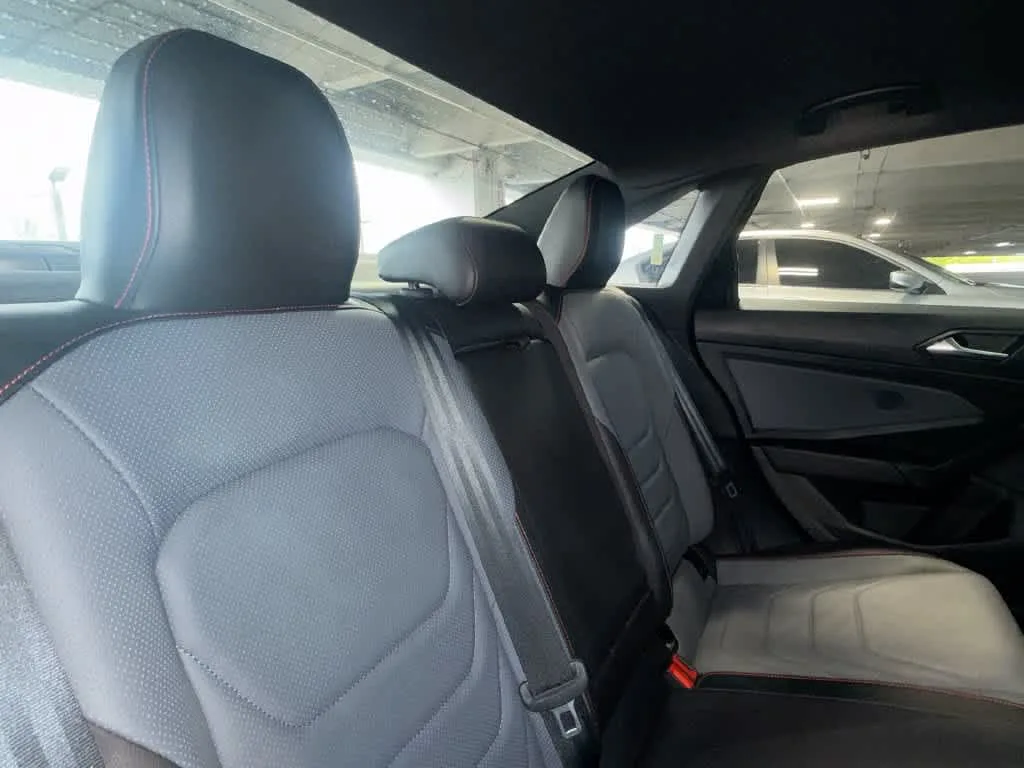 2025 Volkswagen Jetta GLI Autobahn photo 26