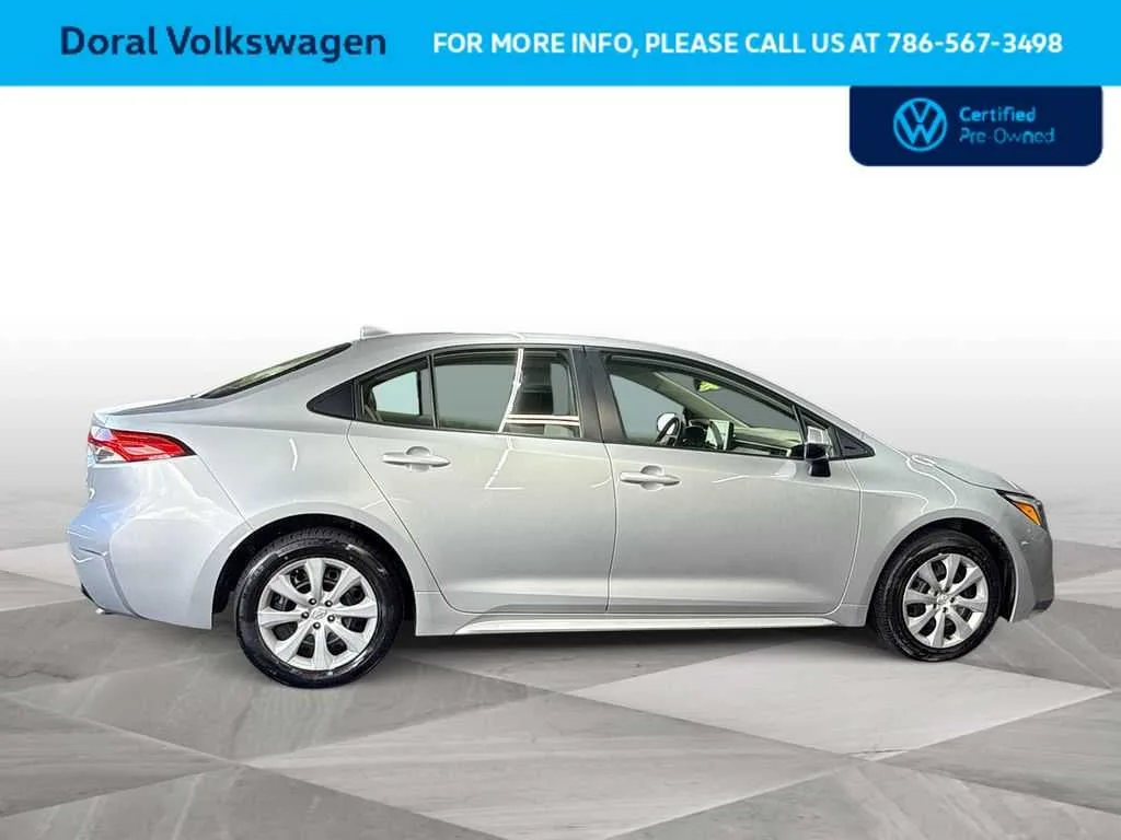 2025 Toyota Corolla Hybrid LE photo 9