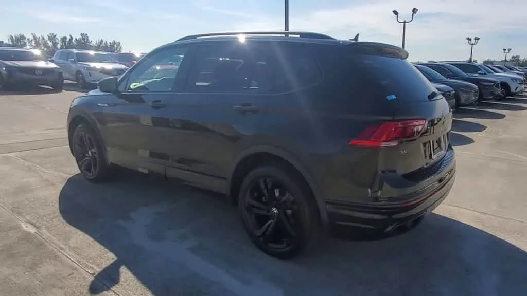 2024 Volkswagen Tiguan SE R-Line Black photo 6