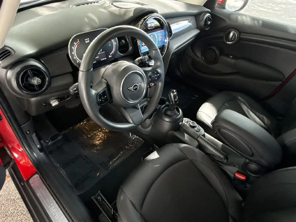 2024 MINI Hardtop 4 Door Cooper photo 13