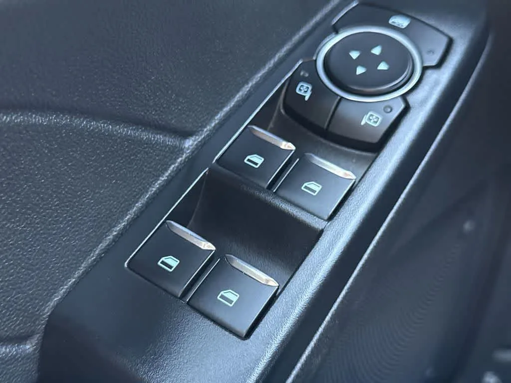 2025 Ford Escape ST-Line photo 21
